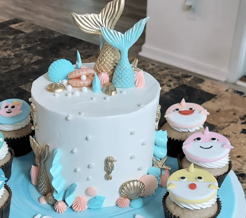 mermaid-birthday-party-ideas-table-cake-topper